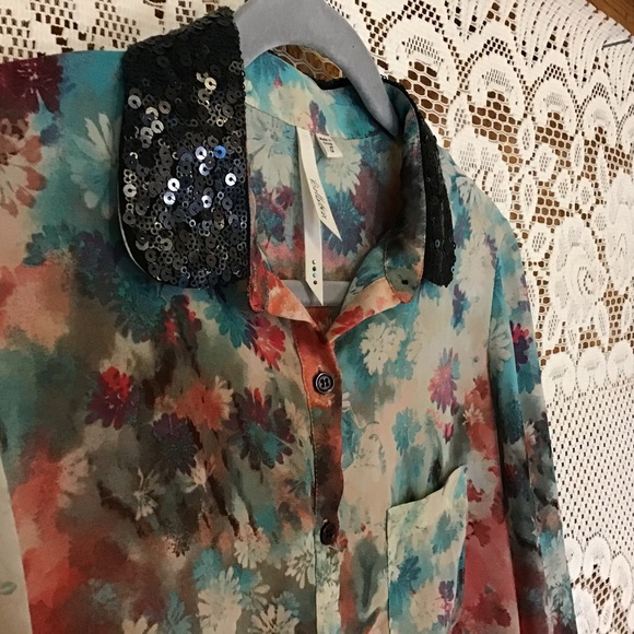 It’s Like Wearing Art Semi Sheer Blouse - Picture 5 of 8